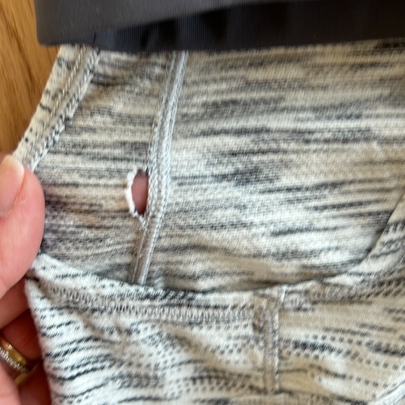 Lululemon size 4 Top - Picture 3 of 3